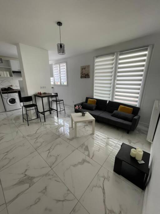 Appartement 2 Pieces, Salon Et Chambre, 44M2 Refait A Neuf Clichy Exteriér fotografie