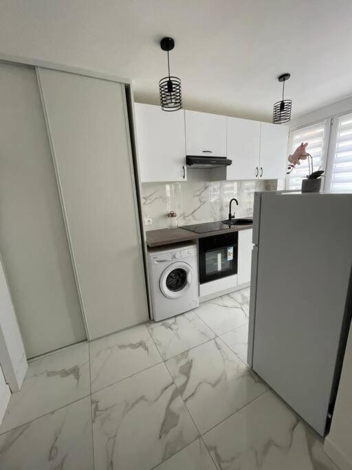 Appartement 2 Pieces, Salon Et Chambre, 44M2 Refait A Neuf Clichy Exteriér fotografie