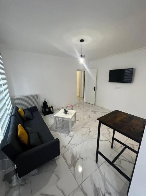Appartement 2 Pieces, Salon Et Chambre, 44M2 Refait A Neuf Clichy Exteriér fotografie